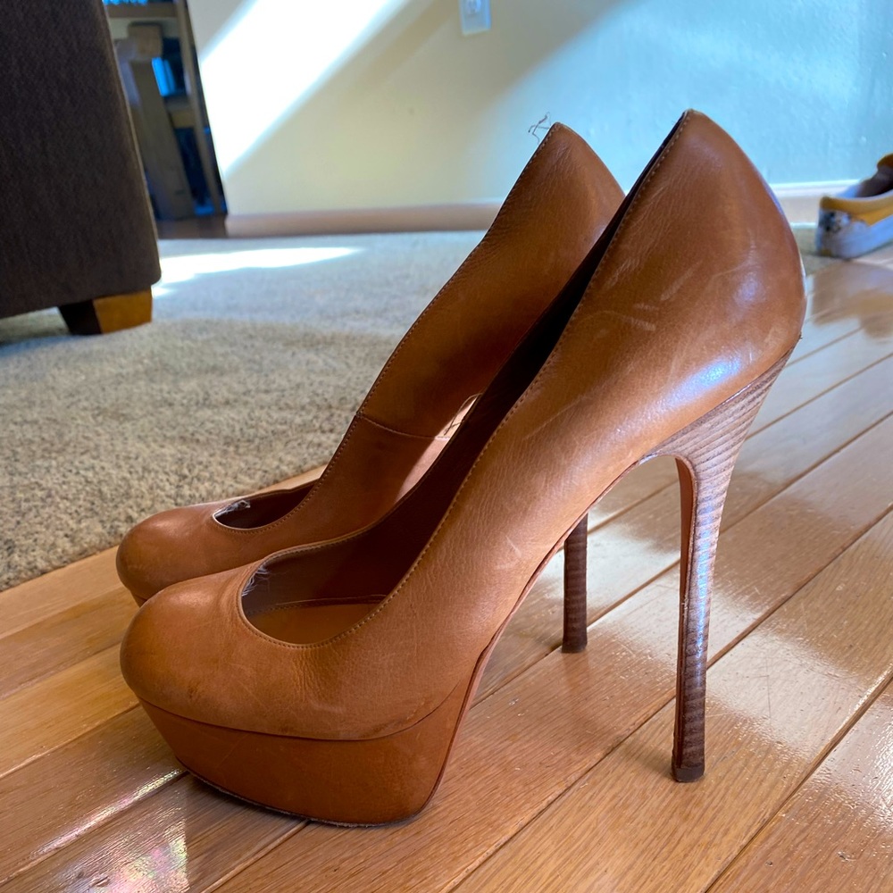 Alexander Mqueen nude pumps